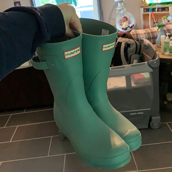 Sage Green Size 9 Hunter Rain Boots 